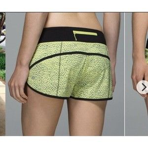 Lululemon Run Speed Short 4 way Stretch Dottie Dash Clarity Yellow Black Size 4